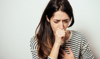 喉咙痒咳嗽怎么办 喉咙痒咳嗽怎么办有痰