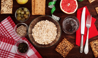 燕麦片怎么吃（燕麦片怎么吃减肥最快又简单）