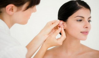 中耳炎怎么治疗（中耳炎怎么治疗用什么药物最好）