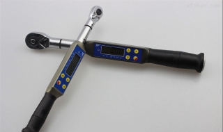 扭力扳手使用方法（手动扭力扳手使用方法）