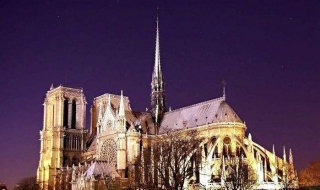 巴黎圣母院（巴黎圣母院是哥特式建筑吗）