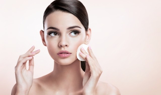 如何简单收缩毛孔（如何简单收缩毛孔小妙招）