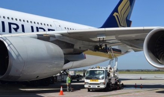 飞机油箱在哪里（飞机油箱在哪里图片在那等舱）