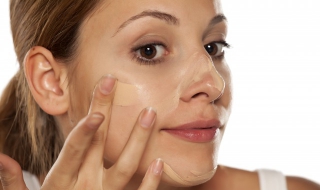 粉底怎么涂 粉底怎么涂不卡粉