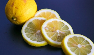 新鲜柠檬怎么吃 新鲜柠檬怎么吃效果最好