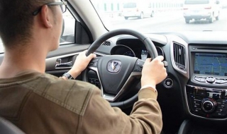 手动档汽车的离合器使用技巧（手动档汽车的离合器使用技巧视频）