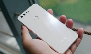 华为荣耀8怎么插卡（华为荣耀8插内存卡在哪显示）