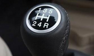 开车手动挡换挡技巧有哪些（开手动挡怎样换挡）