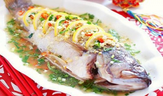 教你做一道有柠檬清香的清蒸鱼 清蒸柠檬鱼图片