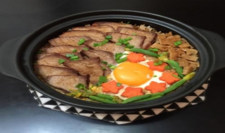 煲仔饭的简单做法（煲仔饭的简单做法视频）