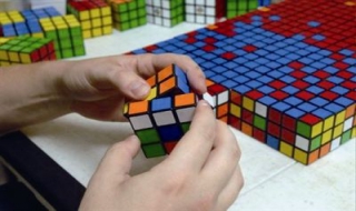 三层魔方怎么玩 三层魔方怎么玩?