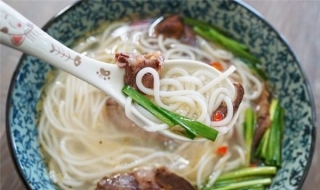 米线怎么做呢（米线怎么做呢视频教程）