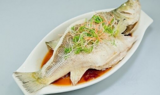 鲈鱼怎么做好吃（鲈鱼怎么做好吃又简单的家常做法视频）