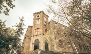 重庆大学 重庆大学生遣返回家