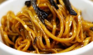 家常葱油拌面的做法（油葱拌面的简单做法）