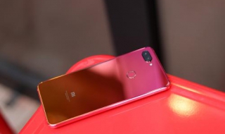 小米8青春版怎么插耳机（小米8青春版怎么插耳机没耳机显示）