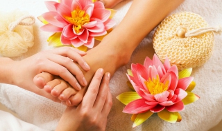 脚踝扭伤怎么办（运动员脚踝扭伤怎么办）