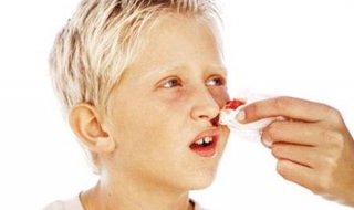 为什么会流鼻血（为什么会流鼻血女生）