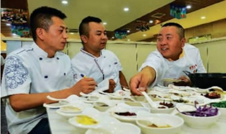 出去吃饭如何选择饭店（出去吃饭的选择）