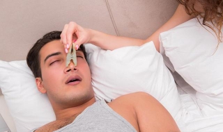 睡觉打鼾怎么办（睡觉打鼾咋治）