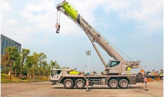 汽车起重机的转向系统保养步骤 汽车起重机的回转机构应有什么和回转定位装置