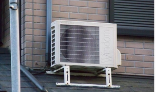 空调室外机：如何防止水乱流（空调外机流的水）