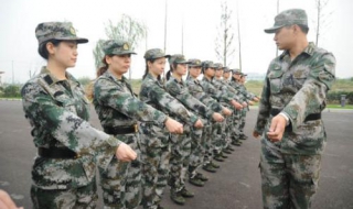 如何顺利度过大学新生军训（如何顺利度过大学新生军训期）