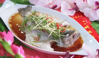 鲈鱼的做法（鲈鱼的做法怎么做最好吃视频）