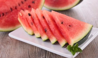 如何挑选西瓜（如何挑选西瓜甜不甜）