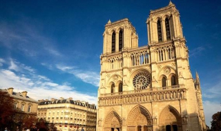 怎样画出巴黎圣母院来 怎么画巴黎圣母院