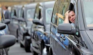 国庆节堵在路上怎么办（国庆前天晚上走堵不堵）