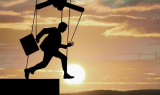 发生轮胎爆胎我们应该如何从容应对 爆胎发生时应该如何应对