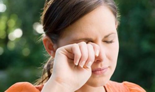 眼睛干怎么办（头发干皮肤干眼睛干怎么办）