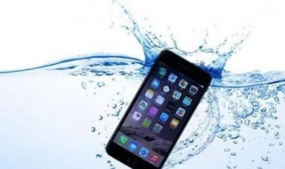 手机进水怎么办（手机进水怎么办屏幕上有水印）
