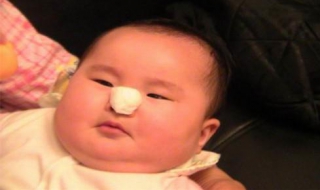 婴儿感冒鼻塞怎么办（婴儿感冒鼻塞怎么办怎样让鼻通气）
