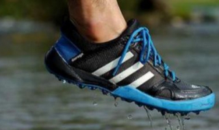 怎么买能踩水的鞋子 可以踩水的鞋