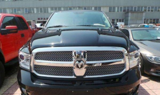 道奇酷威后雨刷怎么换（道奇汽车后雨刷拆卸视频）