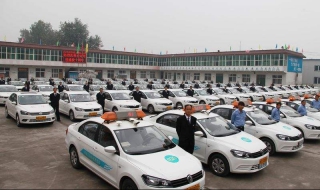 选择驾校要注意什么（选择驾校需要注意什么）