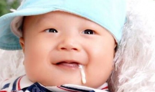 孩子老是吐奶怎么办（孩子老是吐奶怎么办吃什么药）