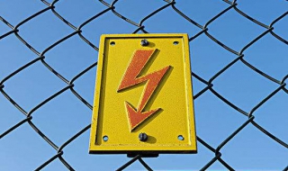 电压不稳怎么办（卧室电压不稳怎么办）