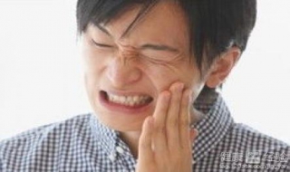 牙疼怎么办（牙疼怎么办?一杯水就能解决）