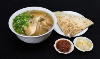 羊肉泡馍的做法有哪些（羊肉泡馍的做法有哪些窍门）