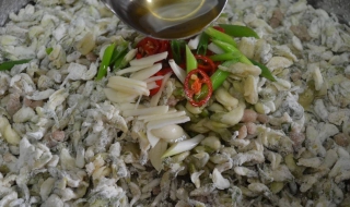 槐花怎么吃（冷冻的槐花怎么做好吃）