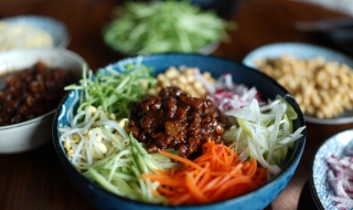 炸酱面的做法 炸酱面的做法简单好吃