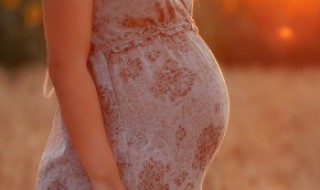 怀孕7个月了下腹疼痛什么回事（怀孕七个月下腹部隐痛的原因）