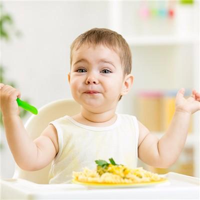 小孩经常流鼻血是什么原因导致的（小孩经常流鼻血是什么原因导致的血）
