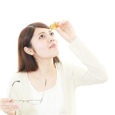 白眼球充血是怎么回事 眼睛白眼球充血是怎么回事
