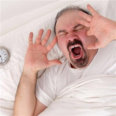 老年人尿血是怎么回事 老年人尿血是怎么回事男性