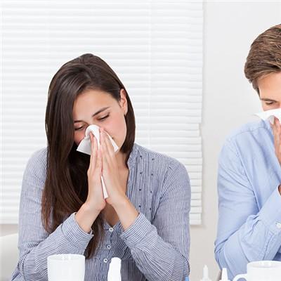 感冒耳朵像隔了层膜怎么回事（耳朵突然像是隔着一层膜是什么原因）
