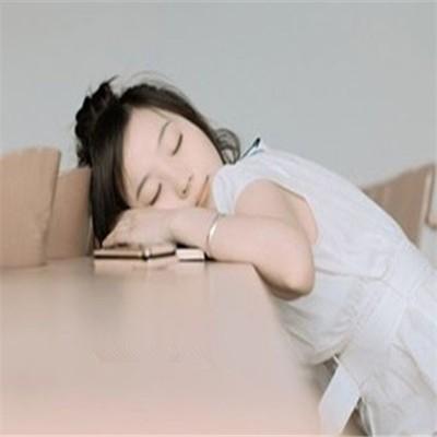 女人趴着睡的危害 女人趴着睡的危害有多大